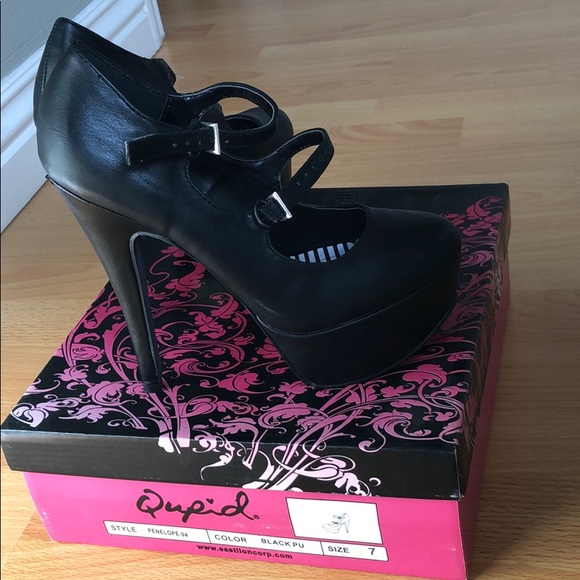 High heels - Picture 2 of 2